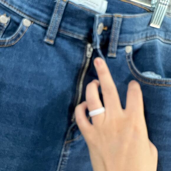 Encore by Idina Menzel Regular High Waisted Crop Jeans Indigo Medium Wash 10 - Picture 11 of 13